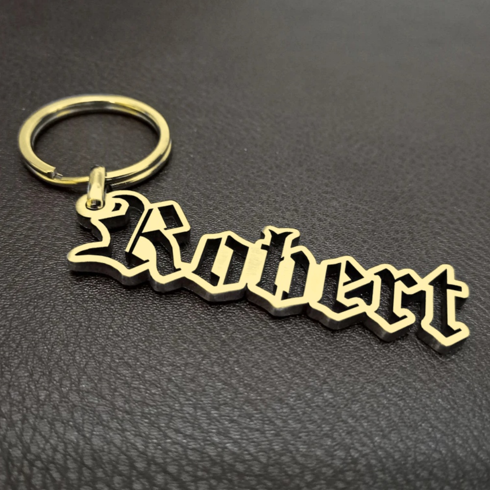 カスタムオールドイングリッシュキーホルダー、名入れキーリング - Vintage Fashion Names のレビューと価格