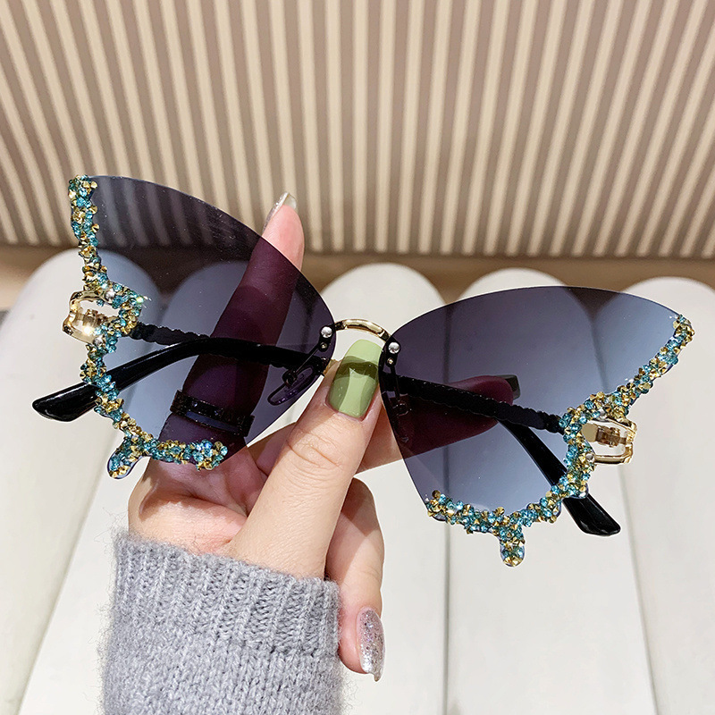 Y2K 高級ダイヤモンドバタフライサングラス女性用ヴィンテー - Vintage Fashion Y2K のレビューと価格