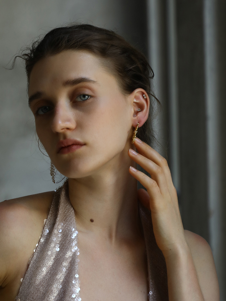 LA. ミューズカラージルコンツイストラインステンレス鋼女性 - Vintage Fashion La のレビューと価格