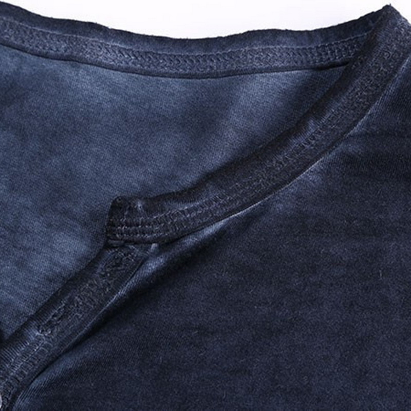 ヴィンテージ風ダメージ加工メンズVネックTシャツ、アンダーシ - Vintage Fashion Looks のレビューと価格